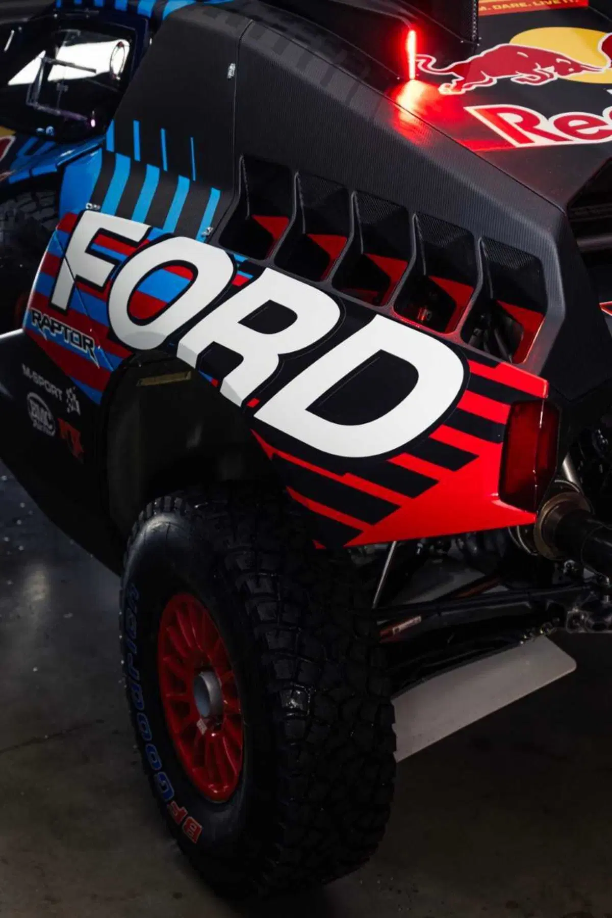 Dakar 2025. Svelato il “rapace” di Ford. Raptor T1+ (10)