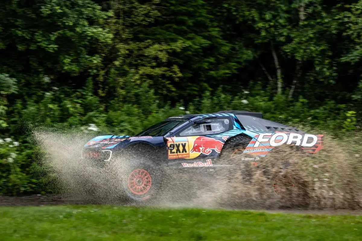 Dakar 2025. Svelato il “rapace” di Ford. Raptor T1+ (22)