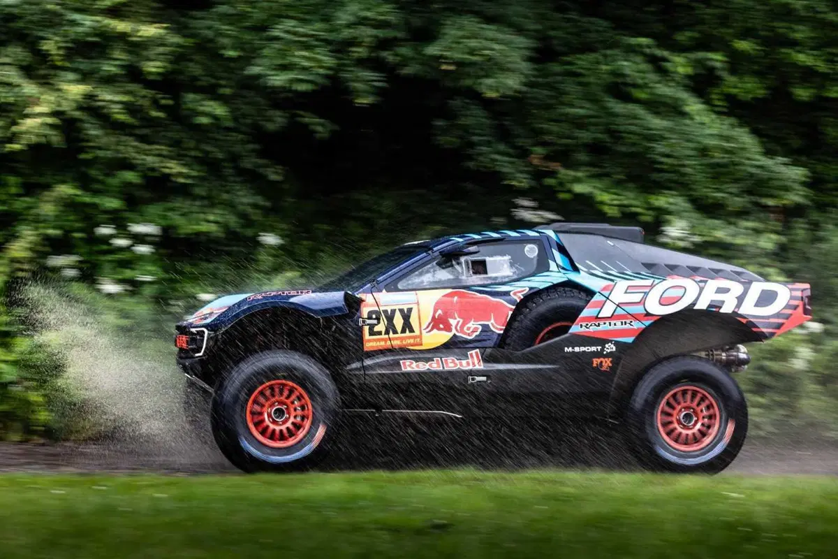 Dakar 2025. Svelato il “rapace” di Ford. Raptor T1+ (24)