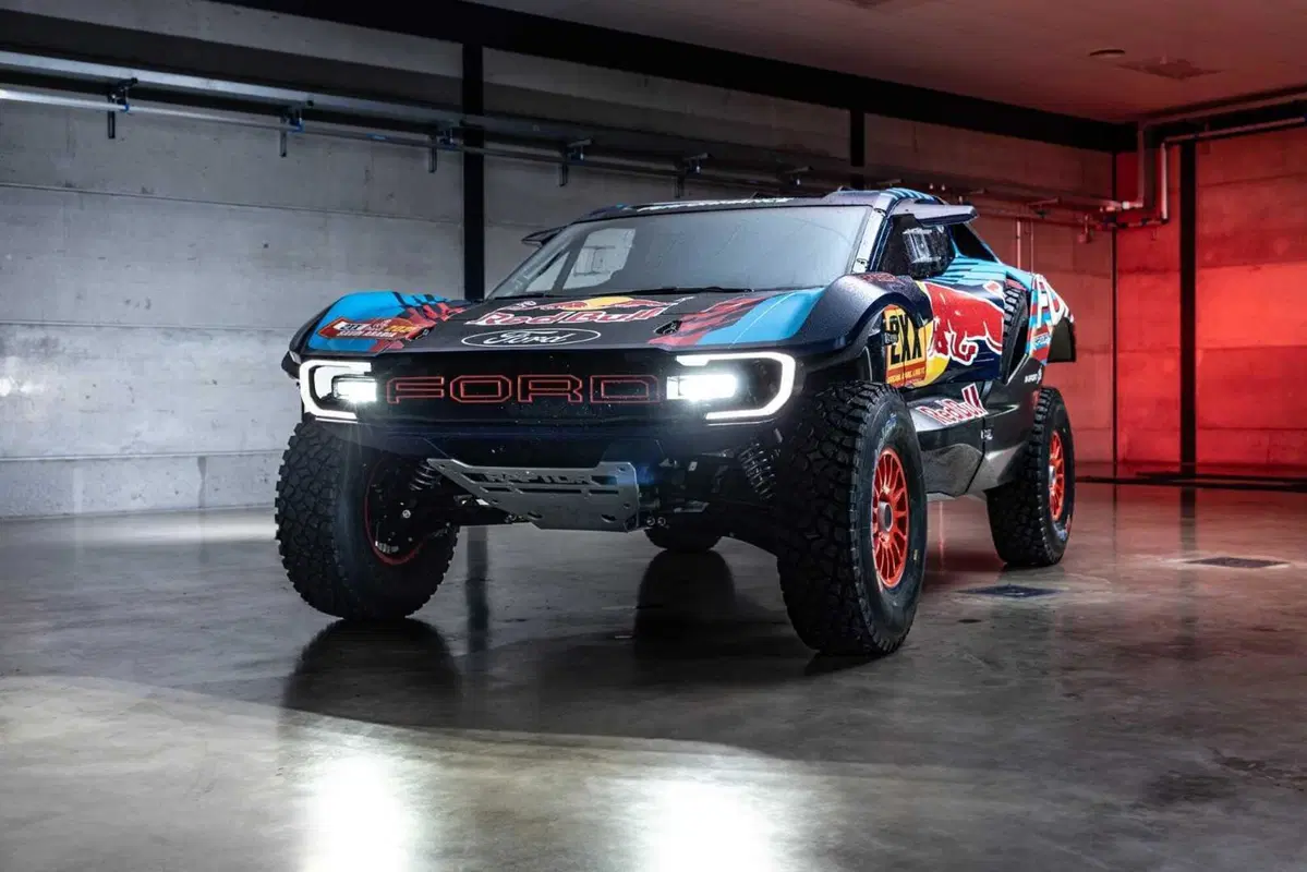 Dakar 2025. Svelato il “rapace” di Ford. Raptor T1+ (33)
