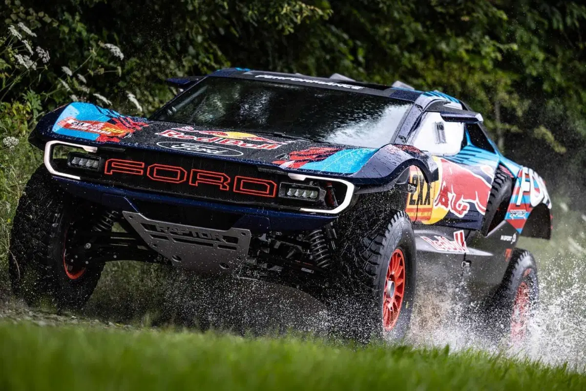 Dakar 2025. Svelato il “rapace” di Ford. Raptor T1+ (35)