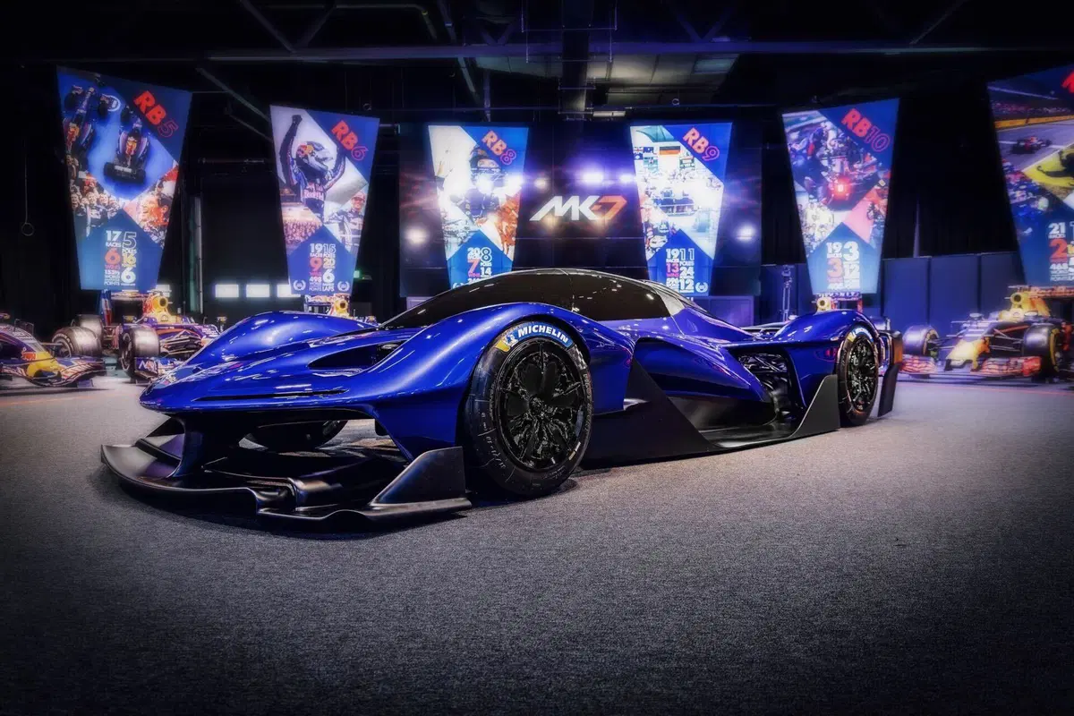 Red Bull RB17, l'hypercar di Adrian Newey svelata a Goodwood