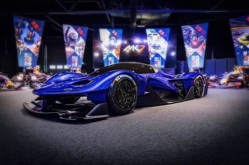 Red Bull RB17, l'hypercar di Adrian Newey svelata a Goodwood