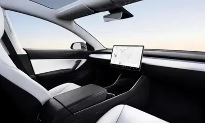 Tesla Robotaxi, avevamo detto 8 agosto? Cambio di programma...