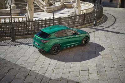 Alfa Romeo Giulia e Stelvio, Fiat 500X e Jeep Renegade: richiami in corso, cinture e pressione gomme per centinaia di migliaia di esemplari