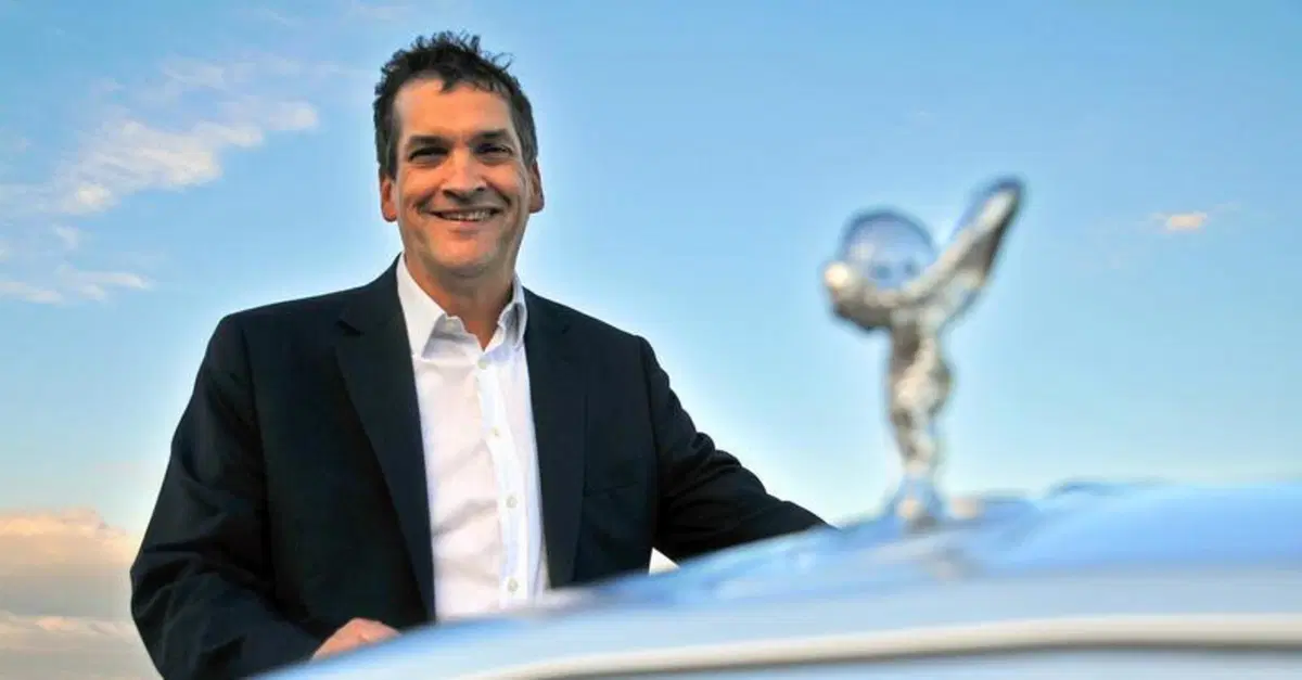 Il designer della BMW Z8 Ian Cameron pugnalato a morte in casa sua