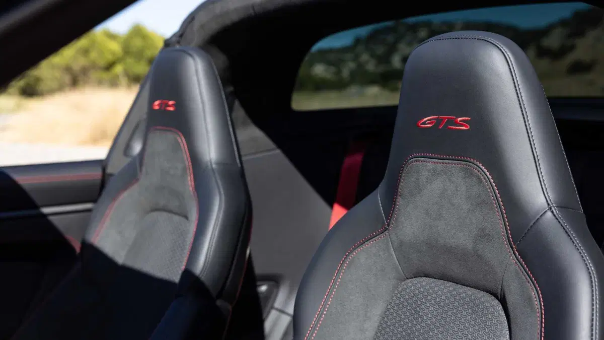 Porsche 911 Cabrio Targa 3.6 4 GTS auto (11)