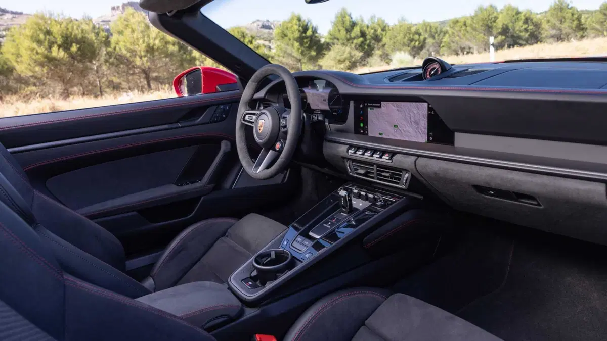 Porsche 911 Cabrio Targa 3.6 4 GTS auto (7)