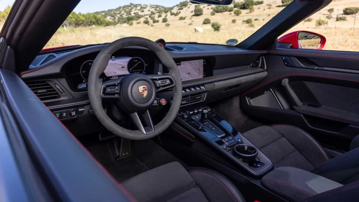 Porsche 911 Cabrio Targa 3.6 4 GTS auto (8)