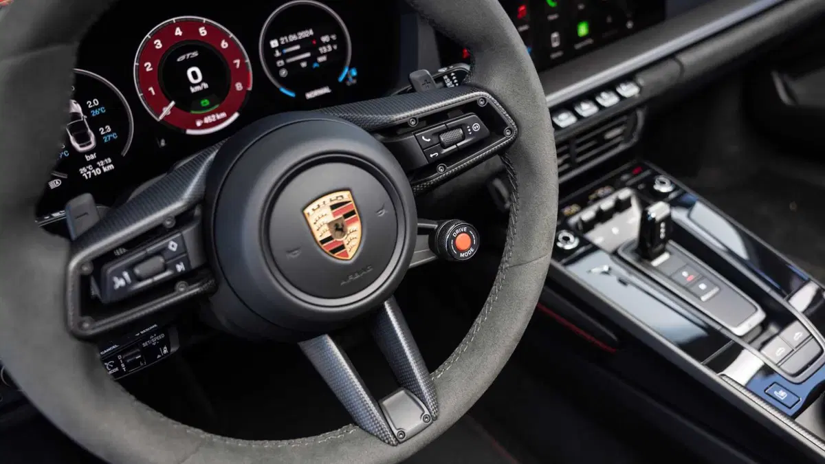 Porsche 911 Cabrio Targa 3.6 4 GTS auto (9)