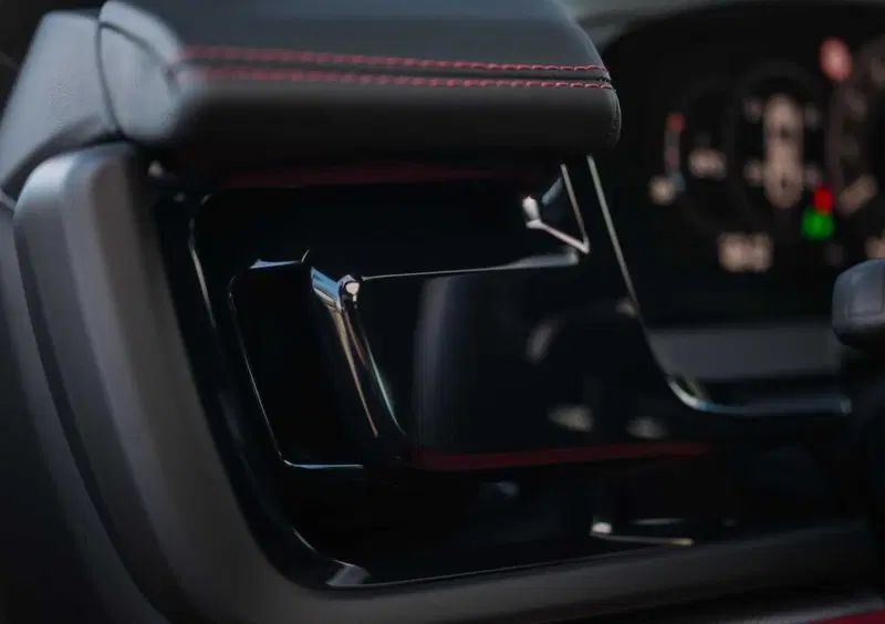 Porsche Panamera (2023-->>) (18)