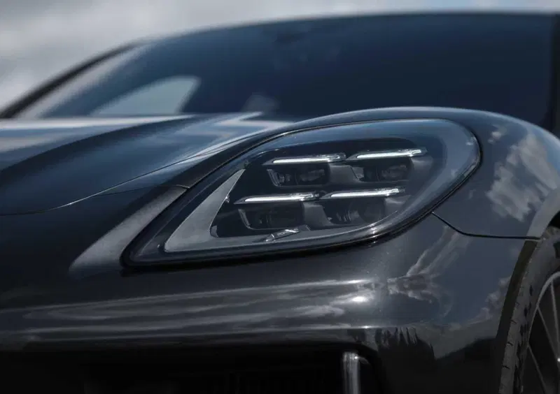 Porsche Panamera (2023-->>) (12)
