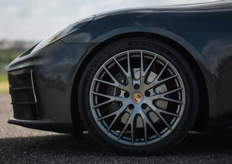 Porsche Panamera (2023-->>) (13)