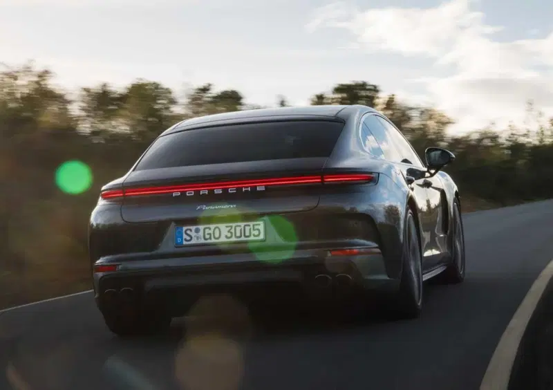 Porsche Panamera (2023-->>) (5)