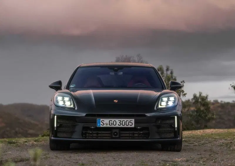 Porsche Panamera (2023-->>) (3)