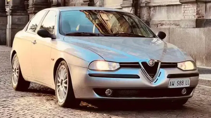 Alfa Romeo 156: quella di Umberto Agnelli col "Busso" costa 29 mila euro (trattabili)   