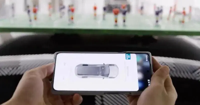 Nio ET9: non serve a niente ma quest'auto gioca a calcio e palleggia come un pro