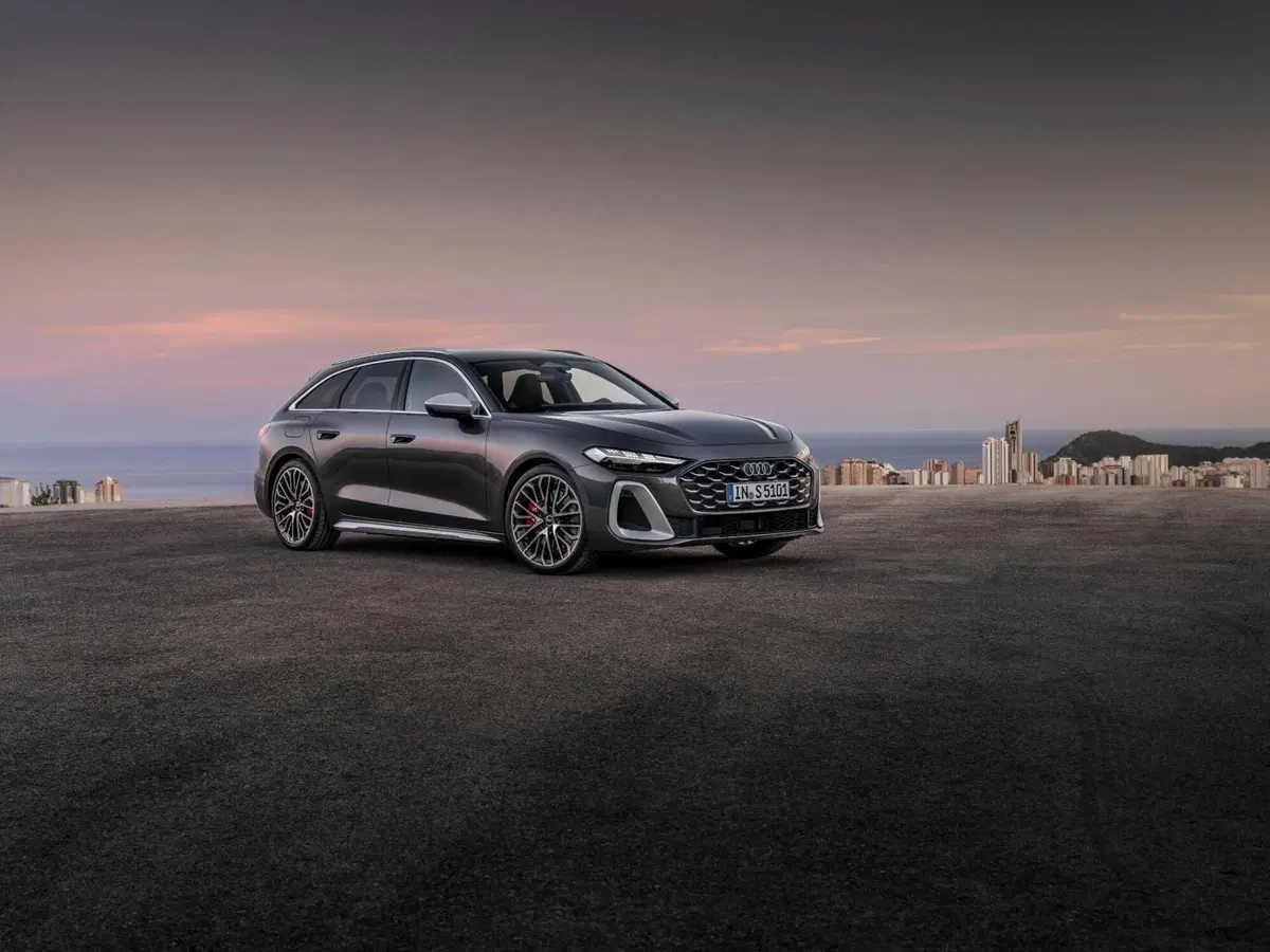 Audi: la nuova A5 sembra disegnata dall'AI (era meglio la A4?) (7)