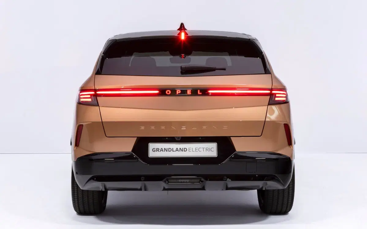 Opel Grandland 2024, la nuova generazione è elettrica, ma non solo [Video] (2)