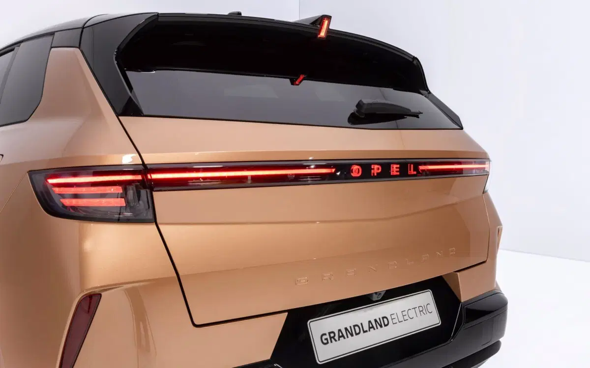 Opel Grandland 2024, la nuova generazione è elettrica, ma non solo [Video] (3)