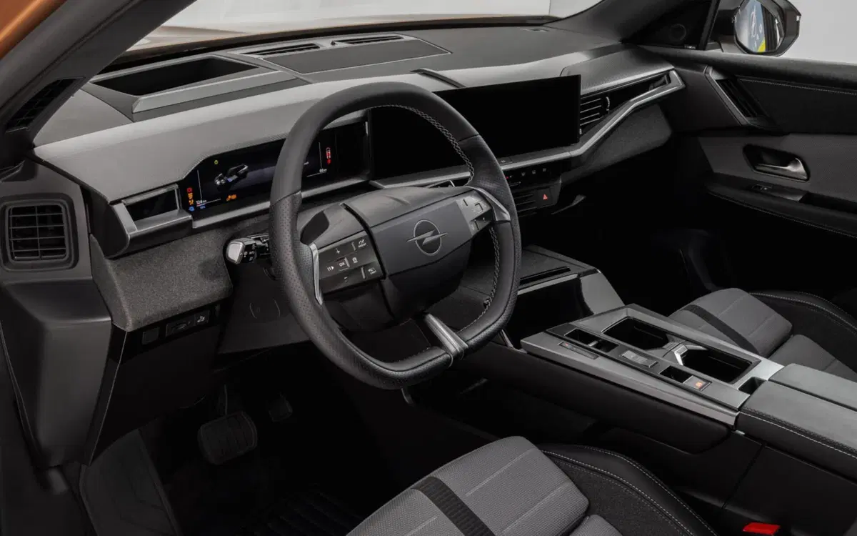 Opel Grandland 2024, la nuova generazione è elettrica, ma non solo [Video] (14)