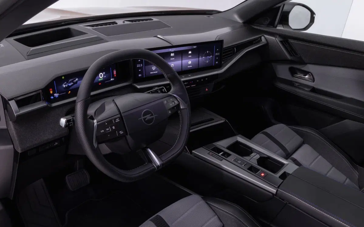Opel Grandland 2024, la nuova generazione è elettrica, ma non solo [Video] (24)