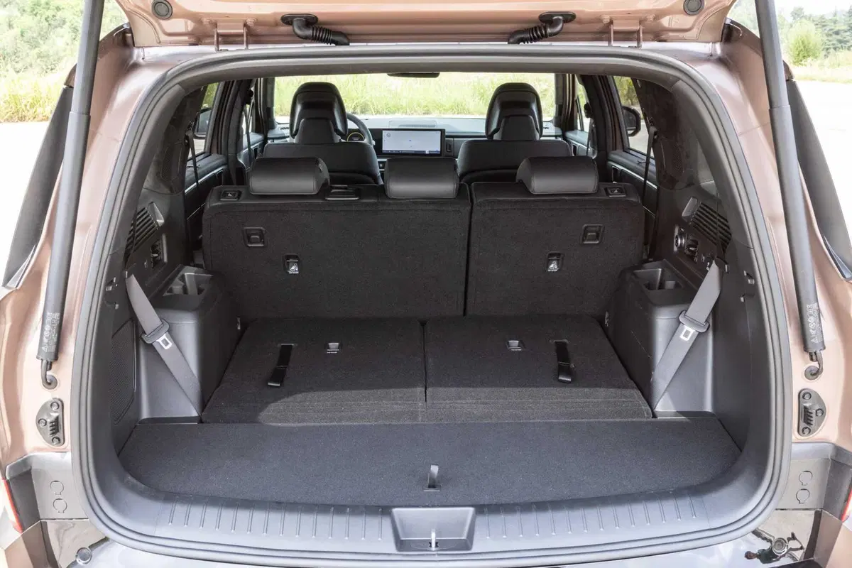 Hyundai Santa Fe Hybrid 2024: prezzi, allestimenti e scheda tecnica  (30)