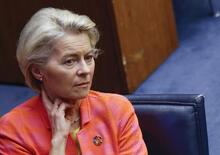 Europa: Ursula von der Leyen fa muro per le elettriche nel 2035