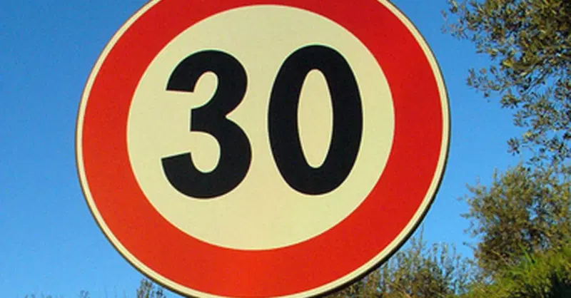 Bologna a 30 all'ora, i dati del Comune: meno feriti gravi (ma aumentano quelli in bici)