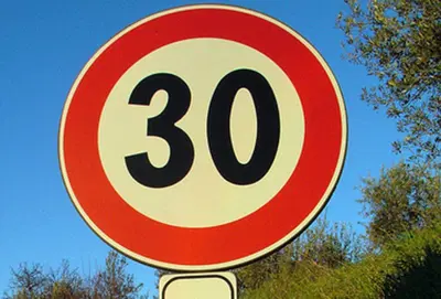 Bologna a 30 all'ora, i dati del Comune: meno feriti gravi (ma aumentano quelli in bici)