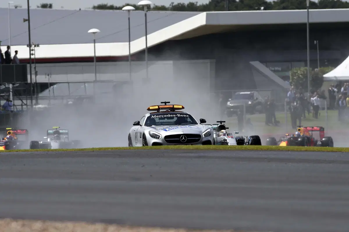 F1, Gp Gran Bretagna 2016: vince Hamilton (9)