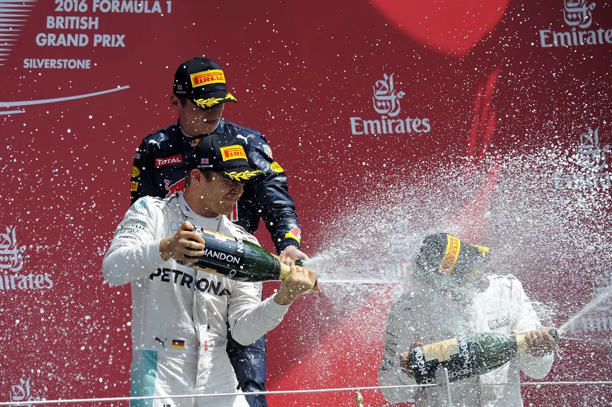 F1, Gp Gran Bretagna 2016: vince Hamilton (26)