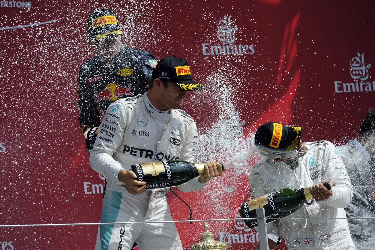 F1, Gp Gran Bretagna 2016: vince Hamilton (28)