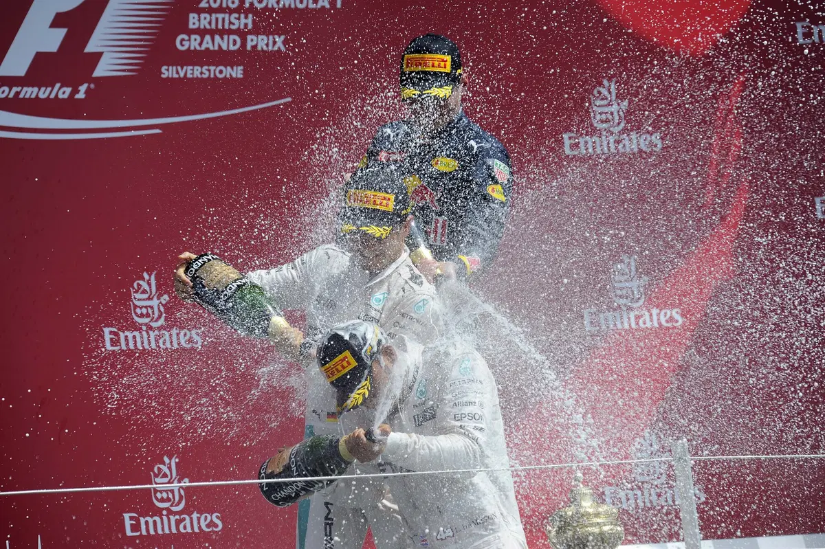 F1, Gp Gran Bretagna 2016: vince Hamilton (36)