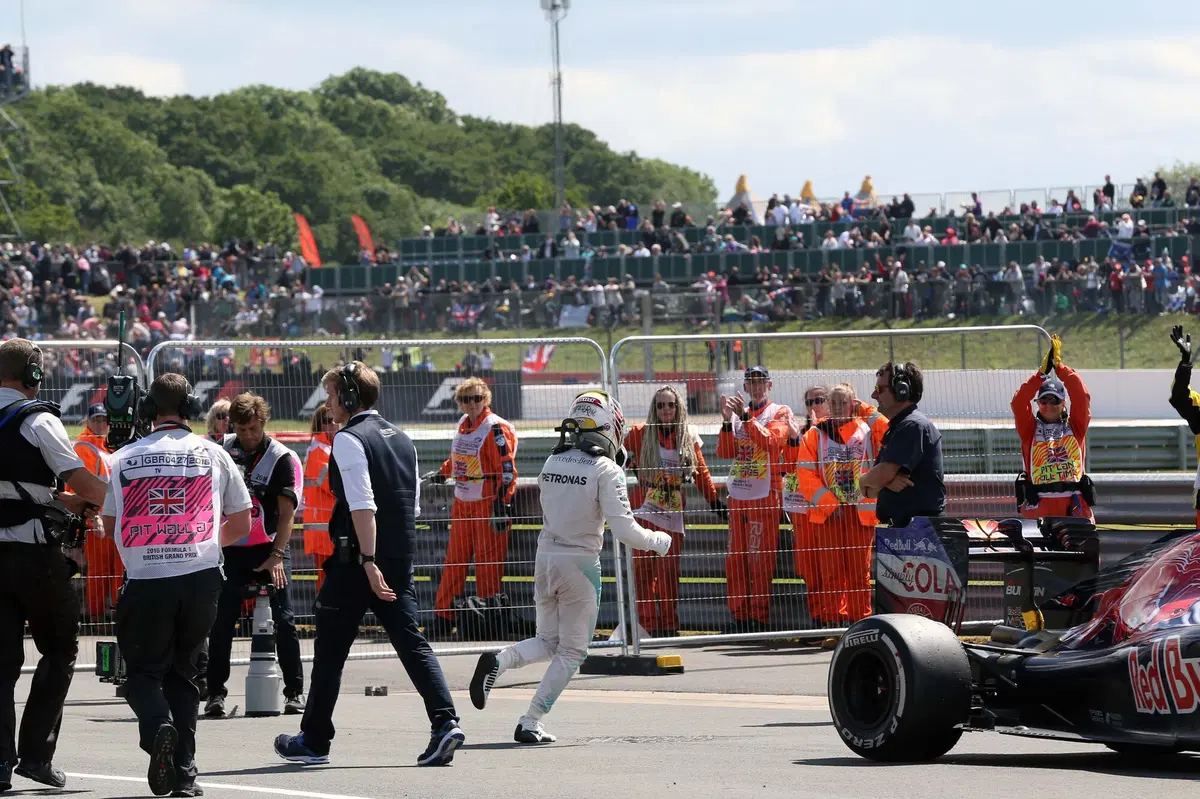 F1, Gp Gran Bretagna 2016: vince Hamilton (46)