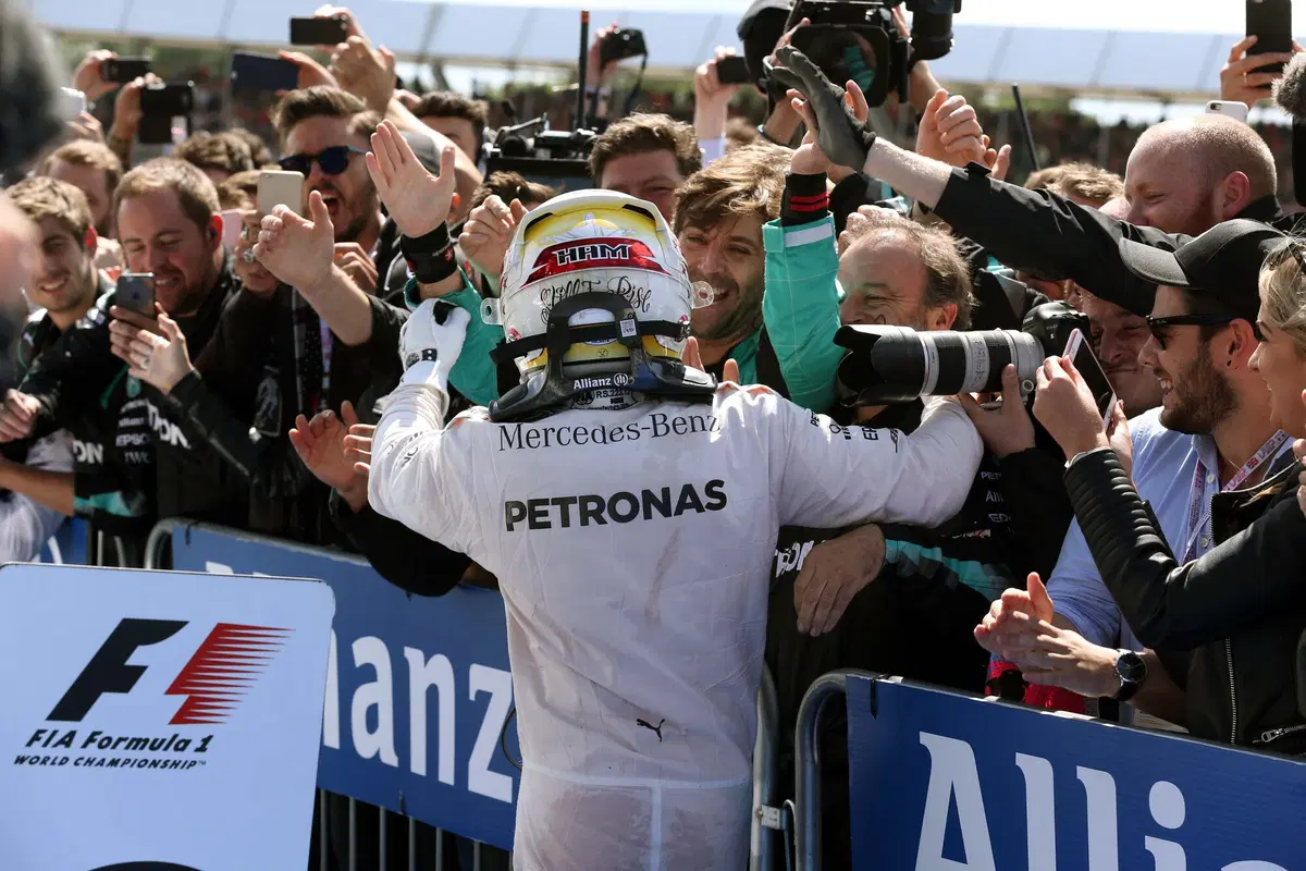 F1, Gp Gran Bretagna 2016: vince Hamilton (48)