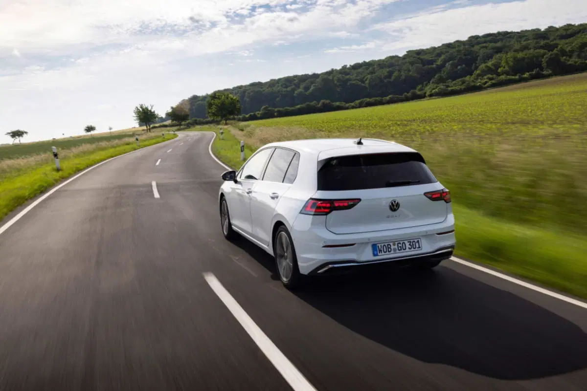 Nuova Volkswagen Golf: motorizzazioni, allestimenti e optional. [Guida all’acquisto e VIDEO] (7)
