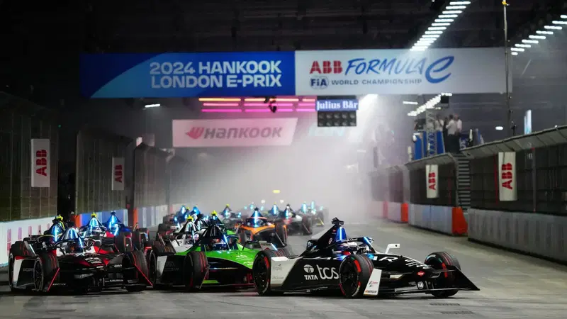 Wehrlein Trionfa a Londra: "Il lavoro &egrave; solo al 50%" | Formula E London E-Prix 2024