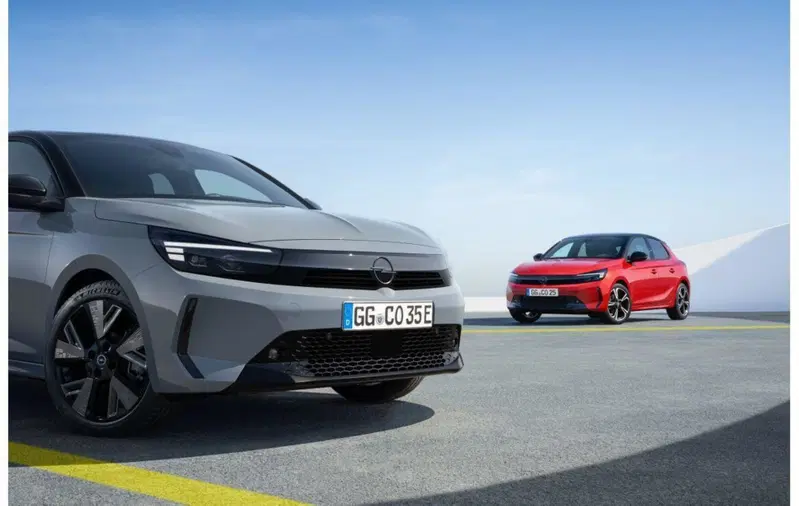 Opel Corsa: c'&egrave; una bella differenza fra benzina ed elettrico