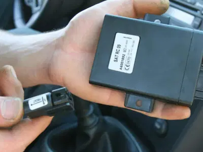 La "scatola nera" delle assicurazioni &egrave; obsoleta: le truffe continuano e costi delle polizze aumentano