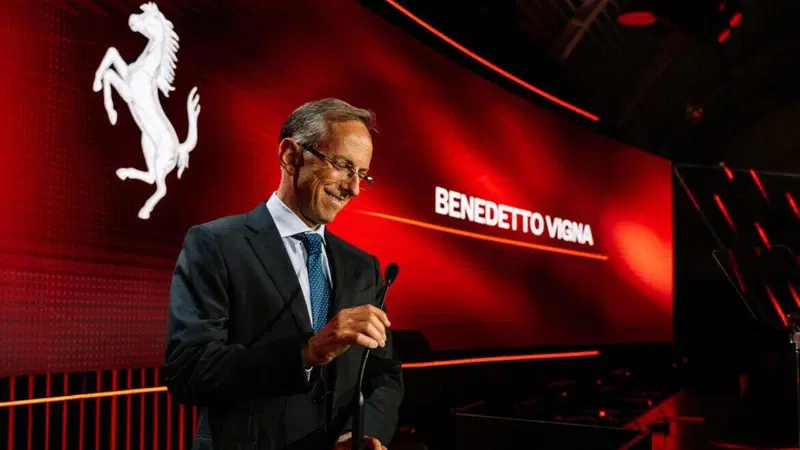 Ferrari: Benedetto Vigna "clonato" dall'AI, il giallo della mega operazione finanziaria