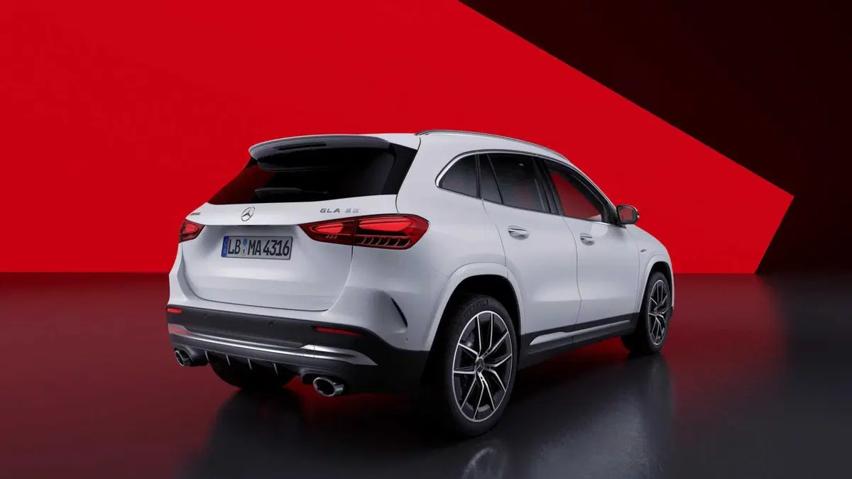 Mercedes-Benz GLA SUV AMG 35 Premium AMG 4matic auto (5)