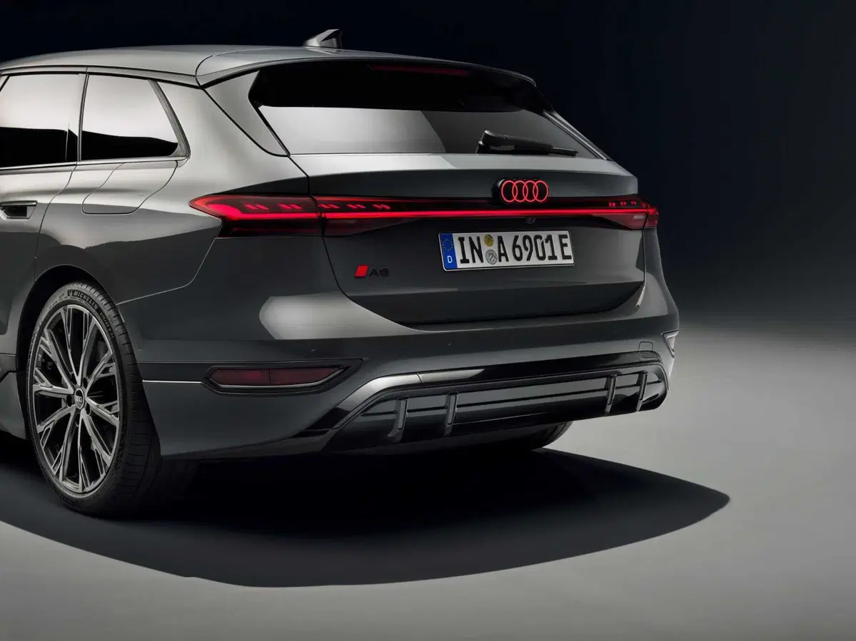Audi A6 e-tron: arriva l'elettrica Sportback e familiare con piattaforma PPE (5)