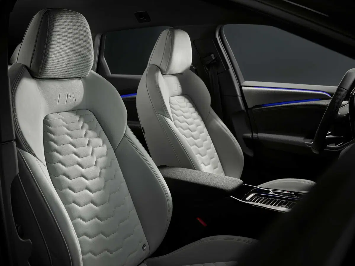 Audi A6 e-tron: arriva l'elettrica Sportback e familiare con piattaforma PPE (11)