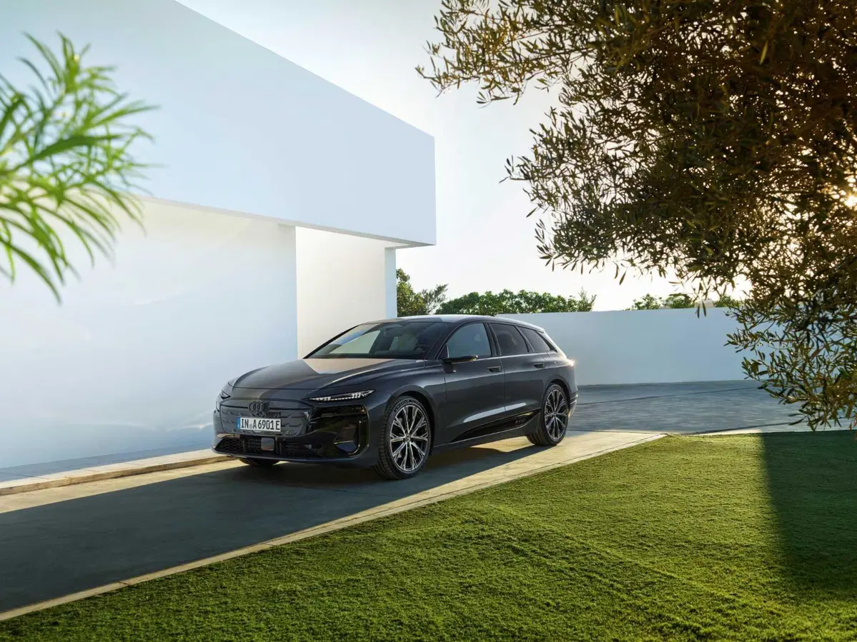 Audi A6 e-tron: arriva l'elettrica Sportback e familiare con piattaforma PPE (16)