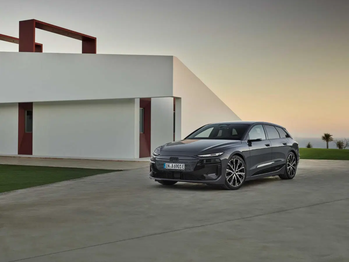 Audi A6 e-tron: arriva l'elettrica Sportback e familiare con piattaforma PPE (19)