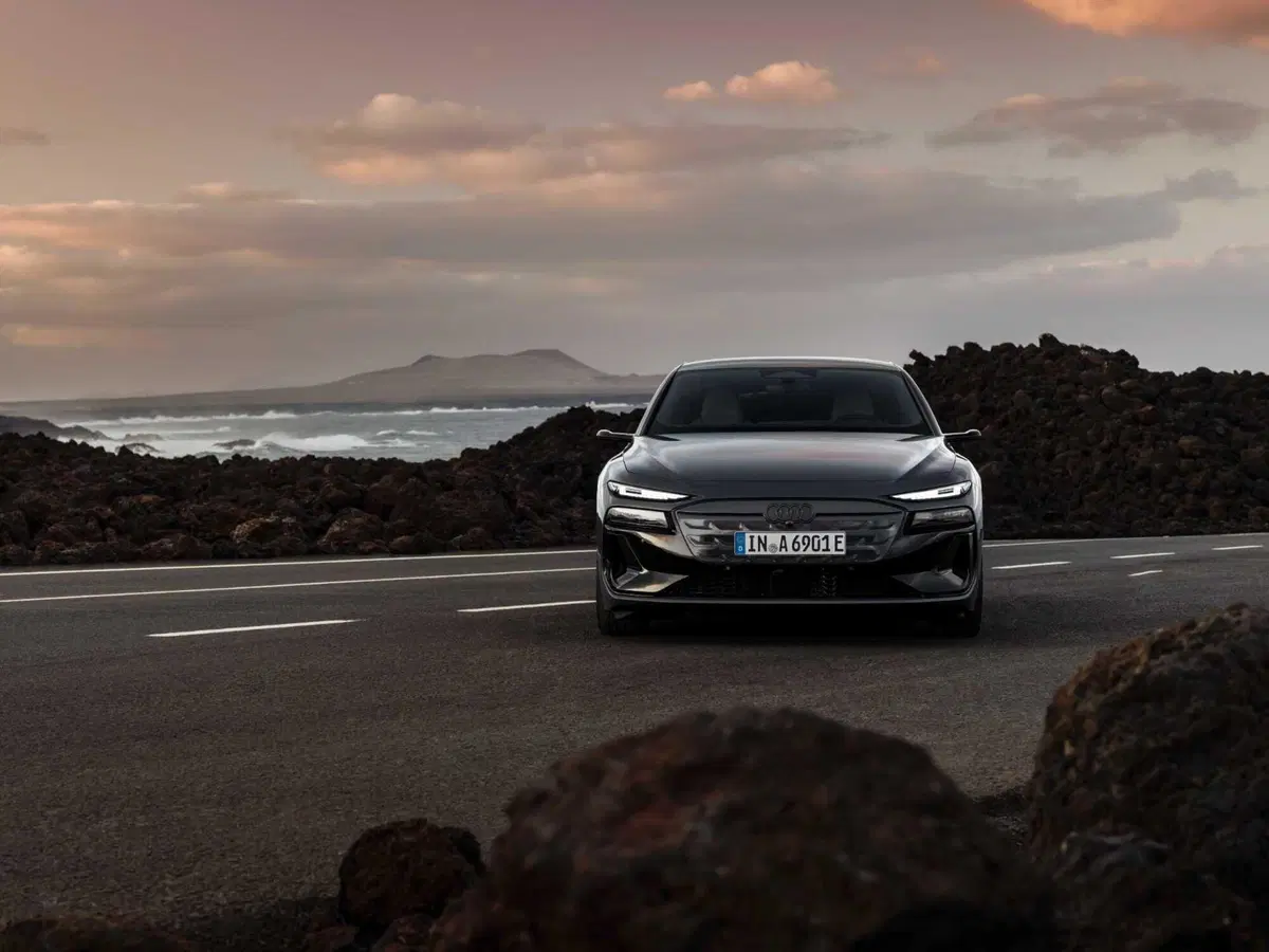 Audi A6 e-tron: arriva l'elettrica Sportback e familiare con piattaforma PPE (25)