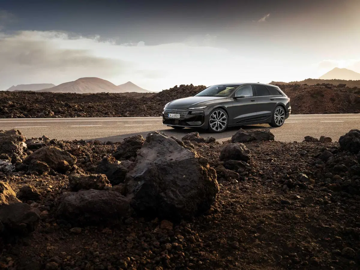 Audi A6 e-tron: arriva l'elettrica Sportback e familiare con piattaforma PPE (32)