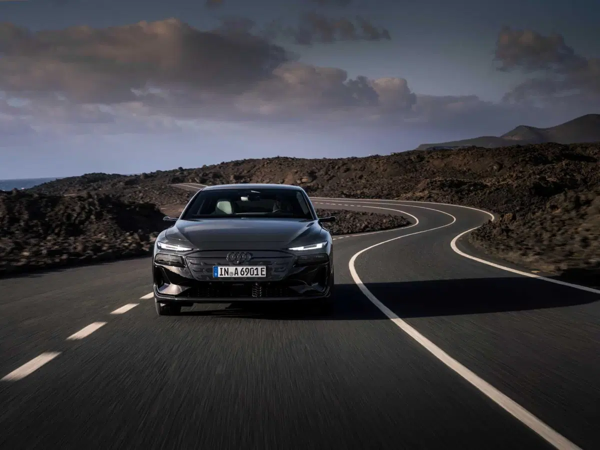 Audi A6 e-tron: arriva l'elettrica Sportback e familiare con piattaforma PPE (34)