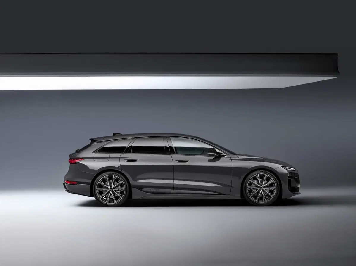Audi A6 e-tron: arriva l'elettrica Sportback e familiare con piattaforma PPE (43)